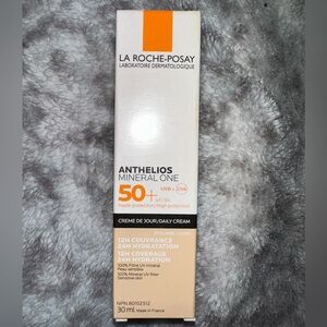 La Roche-Posay Anthelios Mineral One 50+ Daily Cream - Orange and White